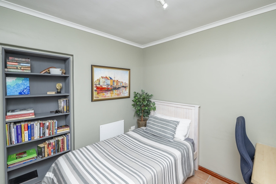 5 Bedroom Property for Sale in Protea Heights Western Cape
